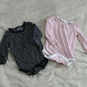 Oshkosh Bgosh long sleeve 18 Month onesie lor